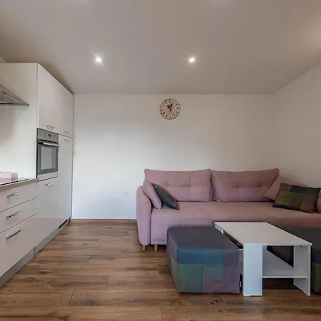 Apartment 1 Bedroom Beautiful In *