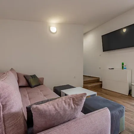 1 Bedroom Beautiful In