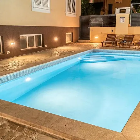 1 Bedroom Beautiful In