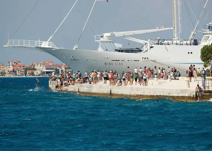 1 Bedroom Gorgeous In