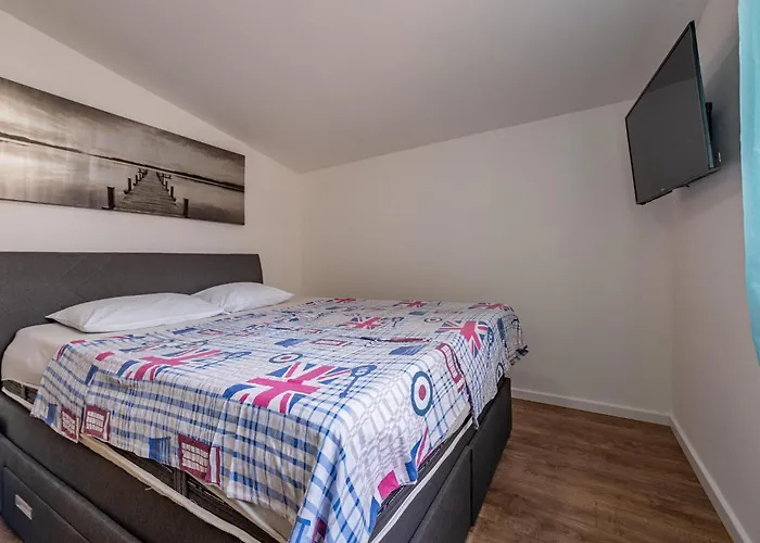 1 Bedroom Gorgeous In *